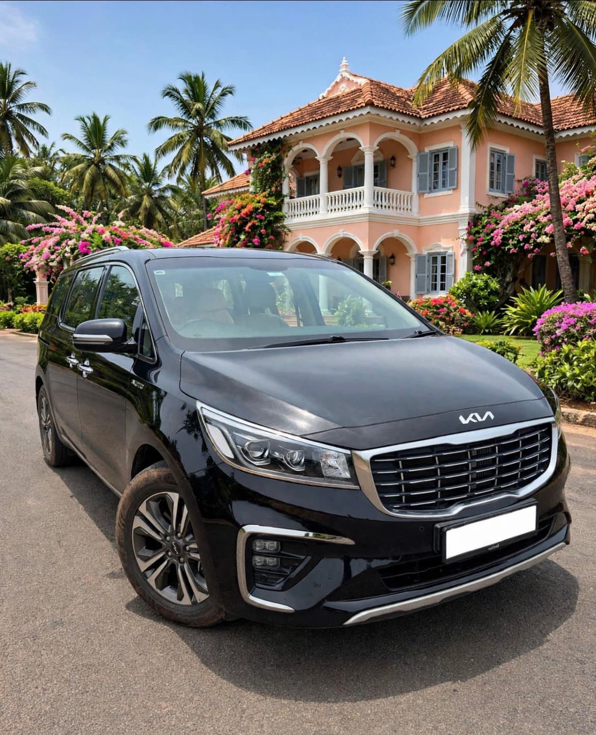 Kia Carnival — Black