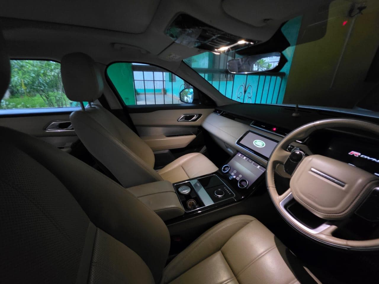 Range Rover Velar White
