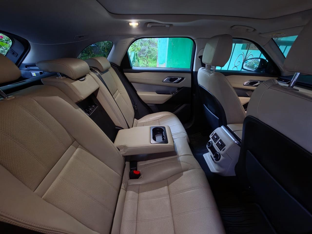 Range Rover Velar White