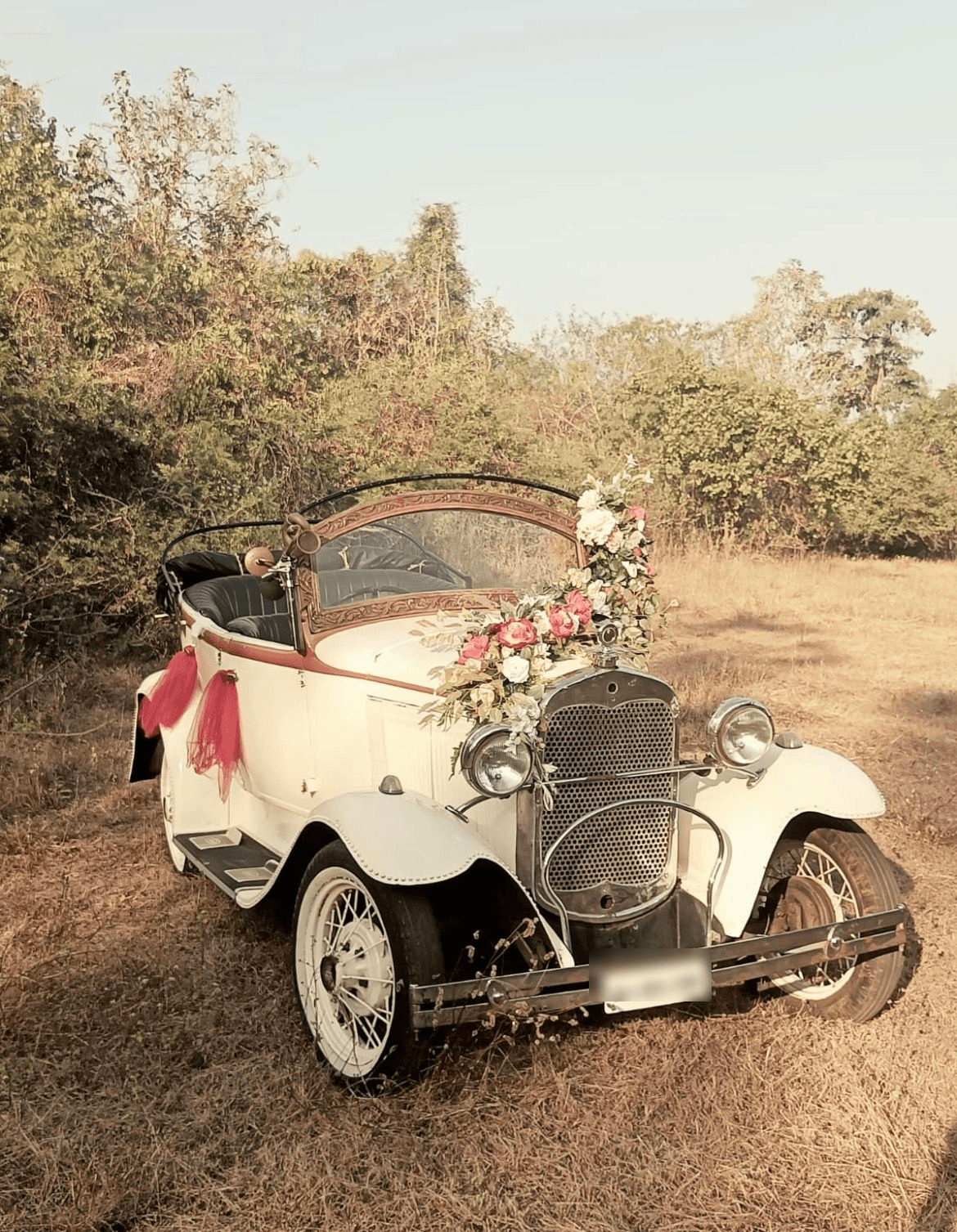 Vintage Ford Model A 1931 — Cream Open Hood