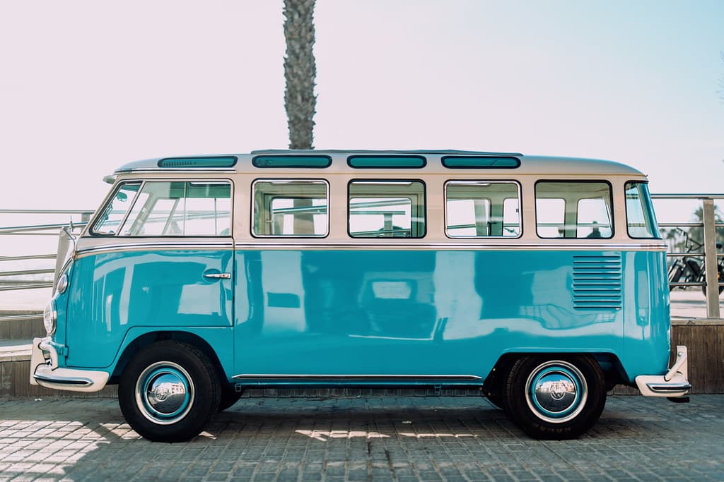 Volkswagen Van Matador Style — Blue