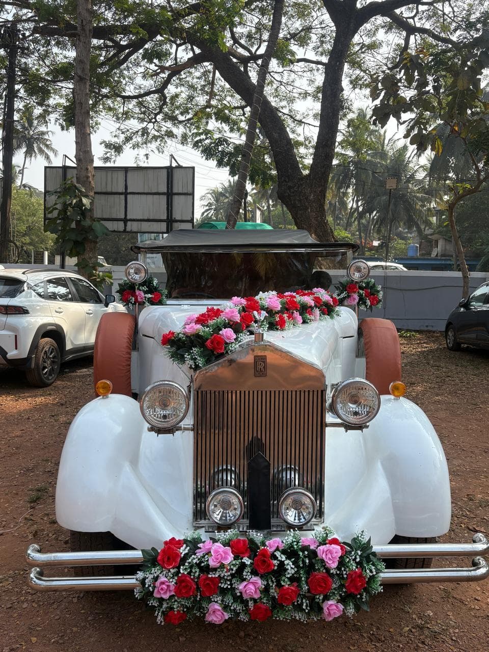Budget White Vintage Style Convertible Wedding Car Floral