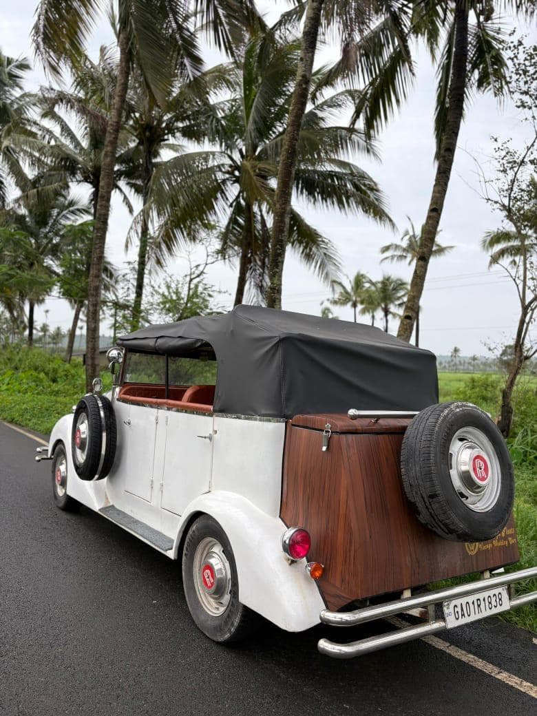 Budget White Vintage Style Convertible Wedding Car Front