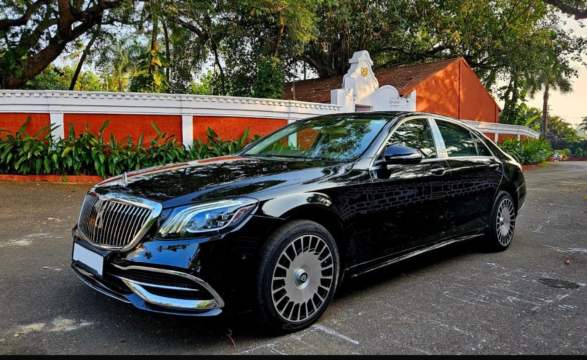 Mercedes S-Class — Black