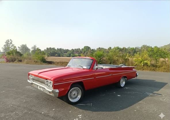 Red Impala Style Vintage in Goa
